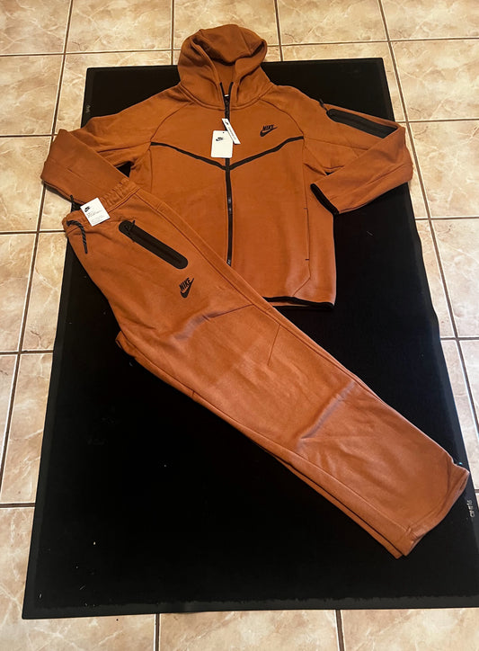 Golden Nike Tech sweatpants and hoodie