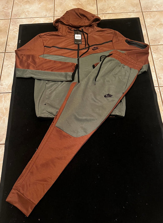 Gray & Orange Nike Tech sweatpants and hoodie